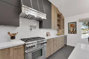 1524 W Riverside Dr, Burbank, CA 91506 - Photo 19