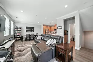 586 Pioneer St, Camarillo, CA 93010 - Photo 3