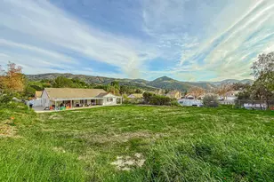 221 Hazelridge Ct, Simi Valley, CA 93065 - Photo 37