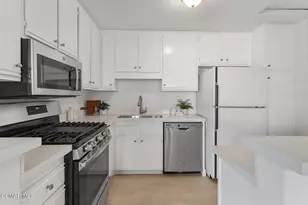11939 Weddington St, Valley Village, CA 91607 - Photo 7