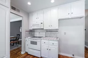 2397 Laurelpark Ct, Thousand Oaks, CA 91362 - Photo 17