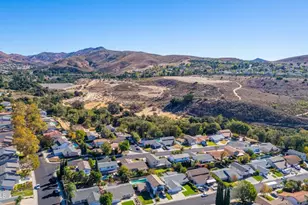 2397 Laurelpark Ct, Thousand Oaks, CA 91362 - Photo 45
