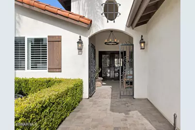 260 Greenmeadow Drive, Thousand Oaks, CA 91320 - Photo 3