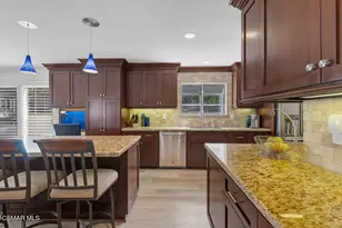 260 Greenmeadow Dr, Thousand Oaks, CA 91320 - Photo 11