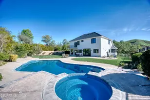5733 Carell Ave, Agoura Hills, CA 91301 - Photo 87