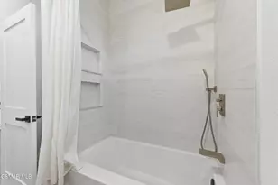 5733 Carell Ave, Agoura Hills, CA 91301 - Photo 75