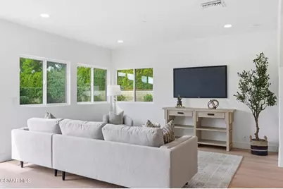 5733 Carell Avenue, Agoura Hills, CA 91301 - Photo 23