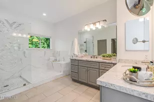 754 Bellagio Ct, Oak Park, CA 91377 - Photo 17