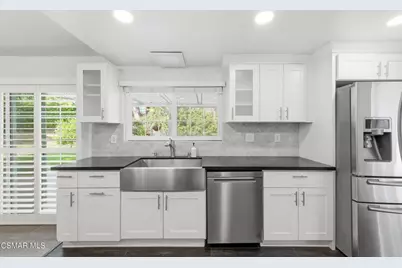 6058 Hedgewall Drive, Westlake Village, CA 91362 - Photo 11
