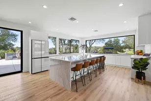 911 Vivian Cir, Newbury Park, CA 91320 - Photo 3