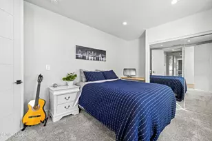 911 Vivian Cir, Newbury Park, CA 91320 - Photo 29