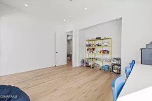 911 Vivian Cir, Newbury Park, CA 91320 - Photo 33