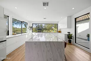 911 Vivian Cir, Newbury Park, CA 91320 - Photo 19