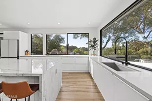 911 Vivian Cir, Newbury Park, CA 91320 - Photo 3