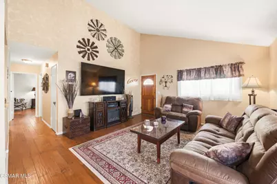 1995 E Covington Avenue, Simi Valley, CA 93065 - Photo 7