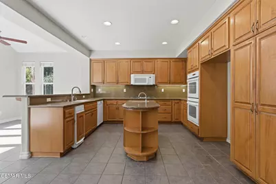 1775 Red Robin Place, Newbury Park, CA 91320 - Photo 15