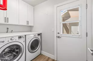 32141 Lake Meadow Ln, Westlake Village, CA 91361 - Photo 19