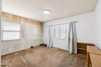 6922 Tunney Avenue, Reseda, CA 91335 - Photo 11