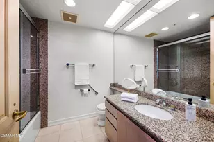 10490 Wilshire Blvd, Los Angeles, CA 90024 - Photo 35