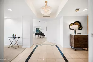 10490 Wilshire Blvd, Los Angeles, CA 90024 - Photo 9