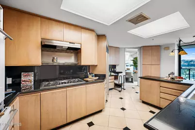 10490 Wilshire Boulevard #2504, Los Angeles, CA 90024 - Photo 19