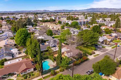 15902 Gault Street, Lake Balboa, CA 91406 - Photo 31