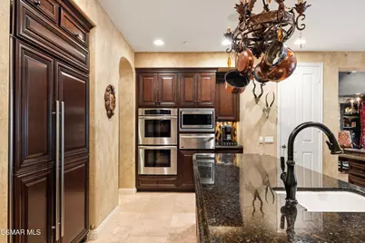 3320 Whispering Glen Court, Simi Valley, CA 93065 - Photo 17