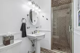 16463 Gledhill St, North Hills, CA 91343 - Photo 19