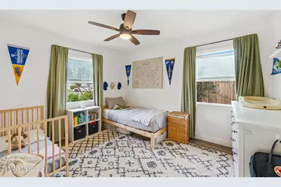 8143 Lasaine Avenue, Northridge, CA 91325 - Photo 15