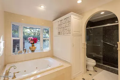 4090 Cresthaven Drive, Thousand Oaks, CA 91362 - Photo 31