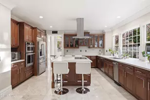 2605 Grandoaks Dr, Westlake Village, CA 91361 - Photo 19