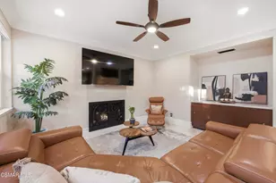 2605 Grandoaks Dr, Westlake Village, CA 91361 - Photo 23