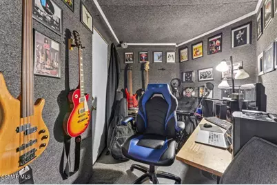 2972 Ivory Avenue, Simi Valley, CA 93063 - Photo 25