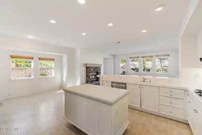 5817 Evening Sky Drive, Simi Valley, CA 93063 - Photo 9