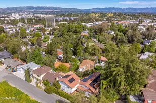 5076 Escobedo Dr, Woodland Hills, CA 91364 - Photo 53