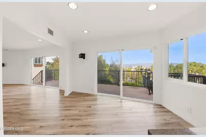 5076 Escobedo Drive, Woodland Hills, CA 91364 - Photo 17