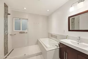 5076 Escobedo Dr, Woodland Hills, CA 91364 - Photo 21