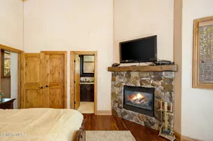 32310 Hummingbird Ct, Running Springs, CA 92382 - Photo 29