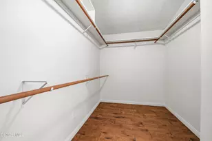 23122 Gainford St, Woodland Hills, CA 91364 - Photo 33