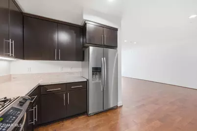 10878 Bloomfield Street #107, Toluca Lake, CA 91602 - Photo 11