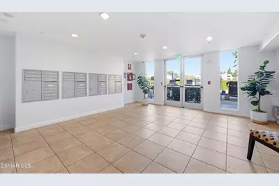 10878 Bloomfield Street #107, Toluca Lake, CA 91602 - Photo 31