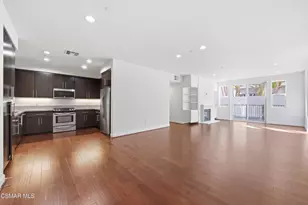 10878 Bloomfield St, Toluca Lake, CA 91602 - Photo 1