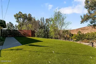 5156 Dumont Pl, Woodland Hills, CA 91364 - Photo 31