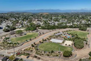 685 Paige Ln, Thousand Oaks, CA 91360 - Photo 37