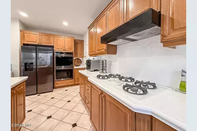 290 Culview Court, Simi Valley, CA 93065 - Photo 11