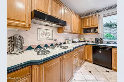 290 Culview Court, Simi Valley, CA 93065 - Photo 19