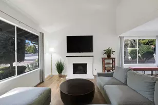 2202 Aspenpark Ct, Thousand Oaks, CA 91362 - Photo 9