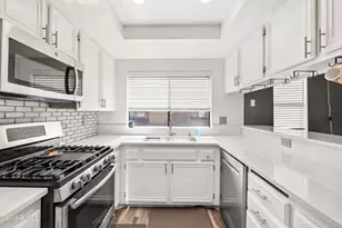 2445 Chandler Ave, Simi Valley, CA 93065 - Photo 13