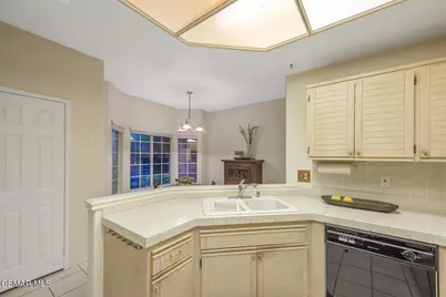 5614 Roundtree Place, Westlake Village, CA 91362 - Photo 23