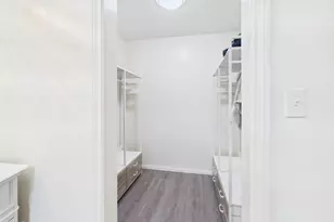 831 N Beachwood Dr, Burbank, CA 91506 - Photo 19